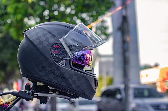 How To Size And Choose The Best Motorcycle Helmet